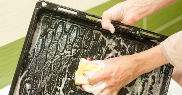 How to Clean a Toaster Oven Tray