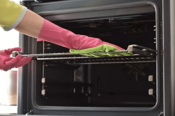 toaster-oven-inside-cleaning