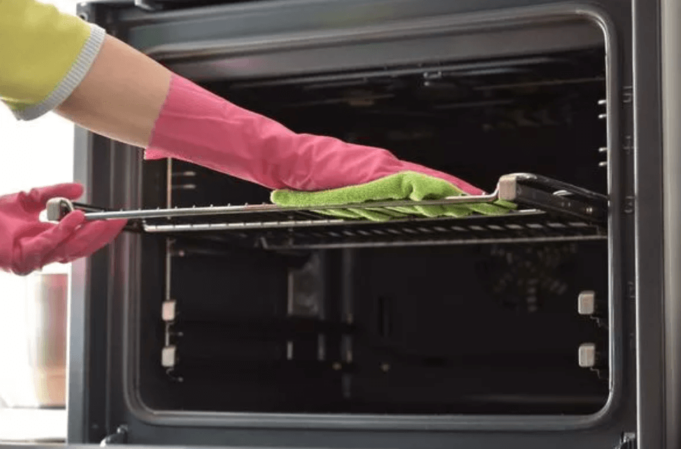 toaster-oven-inside-cleaning
